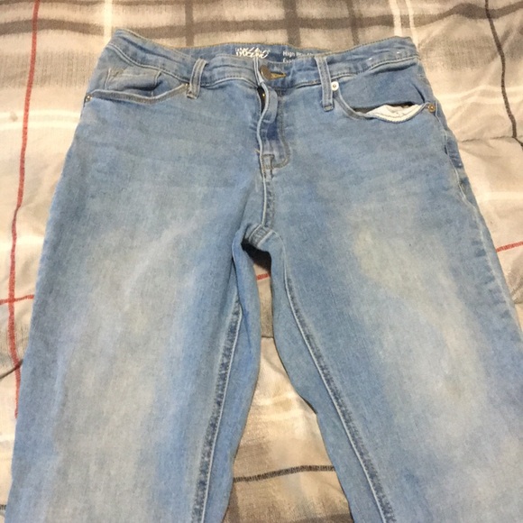High rise stretch jeans! - Picture 2 of 6